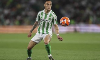 反转再反转！安东尼无缘贝蒂斯，400万欧元薪资差价，曼联也不想给