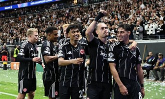 德甲黑马法兰克福欧冠登顶，首秀神锋2射1传创造神迹