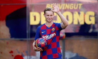 曼联中场引援遭遇重创！德容续约巴萨至2029，红魔再失心仪目标